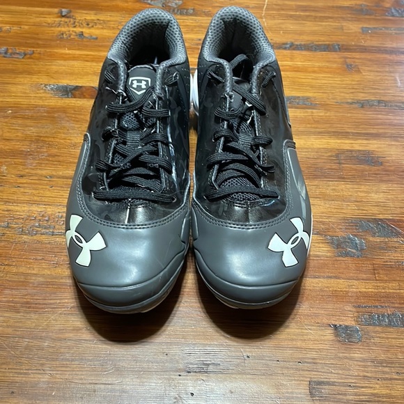 black under armor softball cleats - Picture 1 of 3